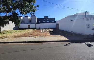 Imagem 2: Terreno disponível para venda no bairro Novo Mundo em Uberlândia-MG