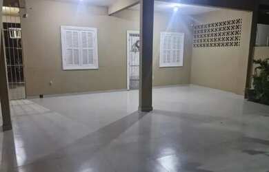 Imagem 2: Casa de rua. Piscina, Churrasqueira, 403m² de Áreae3 Vagas na garagem