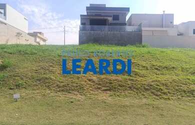 Imagem: O terreno possui 300m² de Área e está localizado em Vila