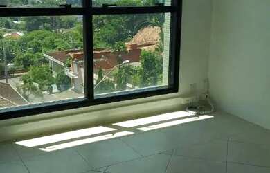 Imagem: O depósito para alugar possui 2 Vagas na garagem, 115m² de