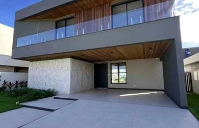 Imagem: A casa em condomínio possui 4 Dormitórios, 5 Banheiros, 4