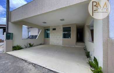 Imagem: A casa possui 3 Dormitórios, 2 Banheiros, 2 Vagas na garagem