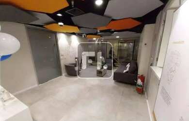 Imagem: O depósito possui 5 Vagas na garagem, 464m² de Área e está