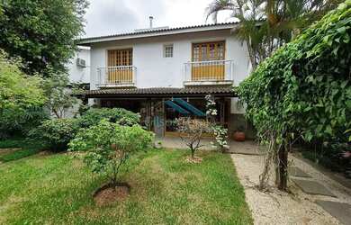 Imagem: A casa em condomínio possui 3 Dormitórios, 3 Banheiros, 4