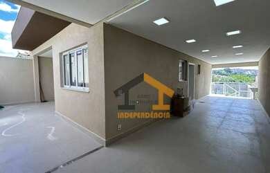 Imagem: A casa possui 4 Dormitórios, 4 Banheiros, 3 Vagas na garagem