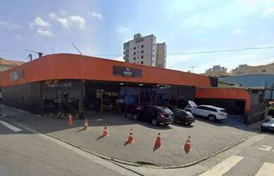 Imagem: O depósito possui 5 Vagas na garagem, 600m² de Área e está