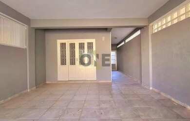 Imagem: A casa em condomínio possui 3 Dormitórios, 3 Banheiros, 2