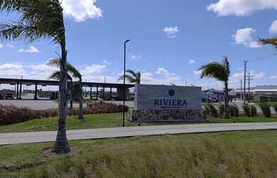 Imagem: O terreno possui 376m² de Área e está localizado em Laranjal