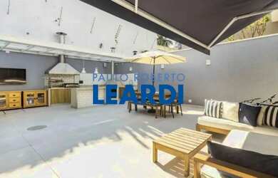 Imagem: A casa possui 4 Dormitórios, 4 Banheiros, 3 Vagas na garagem