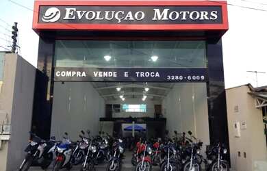 Imagem: O depósito possui 3 Vagas na garagem, 260m² de Área e está