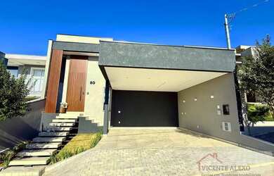 Imagem: A casa em condomínio possui 3 Dormitórios, 4 Banheiros, 3