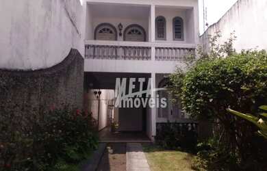 Imagem: A casa possui 5 Dormitórios, 5 Banheiros, 3 Vagas na garagem