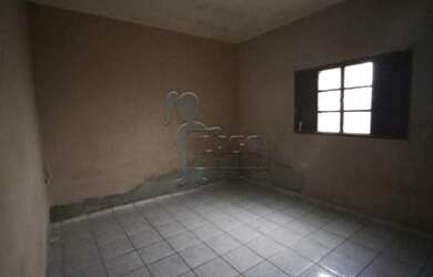 Imagem: A casa possui 2 Dormitórios, 1 Banheiro, 2 Vagas na garagem