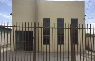 Imagem: A casa possui 3 Dormitórios, 4 Banheiros, 3 Vagas na garagem