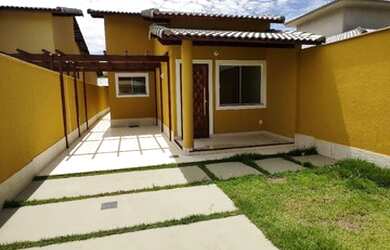 Imagem: A casa possui 3 Dormitórios, 3 Banheiros, 240m² de Área e