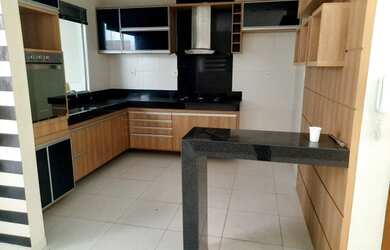 Imagem: A casa possui 3 Dormitórios, 2 Banheiros, 100m² de Área e