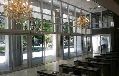 Imagem: O depósito possui 5 Vagas na garagem e 274m² de Área e está