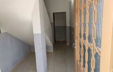 Imagem: A kitnet possui 1 Dormitório, 1 Banheiro, 1 Vaga na garagem