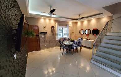 Imagem: A casa em condomínio possui 3 Dormitórios, 3 Banheiros, 2