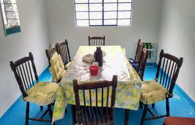 Imagem: A casa em condomínio possui 3 Dormitórios, 2 Banheiros, 5