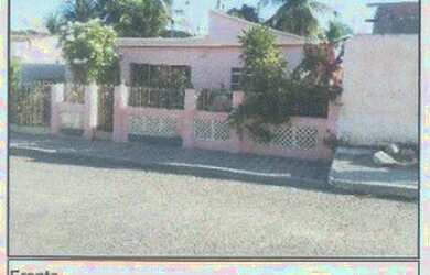 Imagem: A casa possui 2 Dormitórios, 1 Banheiro, 360m² de Área e