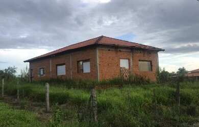 Imagem: A fazenda possui 150m² de Área e está localizado em Conchas