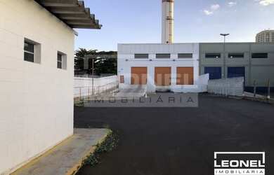 Imagem: O depósito possui 700m² de Área e está localizado em Parque