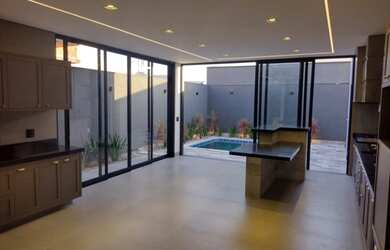 Imagem: A casa em condomínio possui 3 Dormitórios, 5 Banheiros, 4