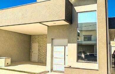 Imagem: A casa em condomínio possui 3 Dormitórios, 2 Banheiros, 4