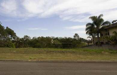 Imagem: O terreno possui 1.002m² de Área e está localizado em Jambeiro