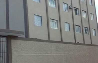 Imagem: O apartamento possui 1 Dormitório, 1 Banheiro, 1 Vaga na garagem