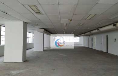 Imagem: O depósito possui 5 Vagas na garagem, 500m² de Área e está