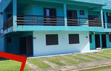 Imagem: A casa possui 5 Dormitórios, 5 Banheiros e 300m² de Área