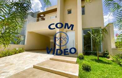 Imagem: A casa em condomínio possui 3 Dormitórios, 4 Banheiros, 4