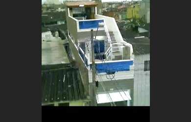 Imagem: A casa possui 2 Dormitórios, 3 Banheiros, 1 Vaga na garagem