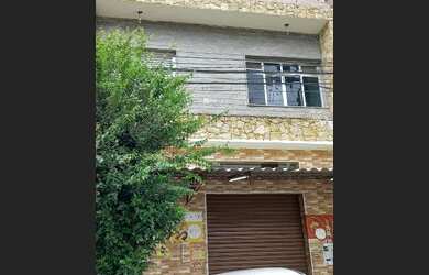 Imagem: A casa possui 5 Dormitórios, 5 Banheiros, 240m² de Área e