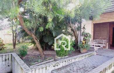 Imagem: A casa possui 4 Dormitórios, 3 Banheiros, 3 Vagas na garagem