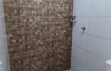 Imagem: A casa possui 2 Dormitórios, 2 Banheiros, 2 Vagas na garagem