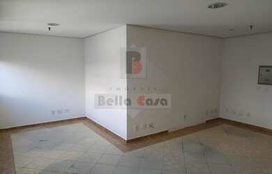 Imagem: O depósito possui 1 Vaga na garagem e 35m² de Área e está