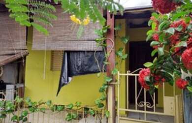 Imagem: A casa possui 3 Dormitórios, 2 Banheiros, 3 Vagas na garagem