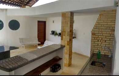 Imagem: A casa possui 4 Dormitórios, 5 Banheiros, 5 Vagas na garagem