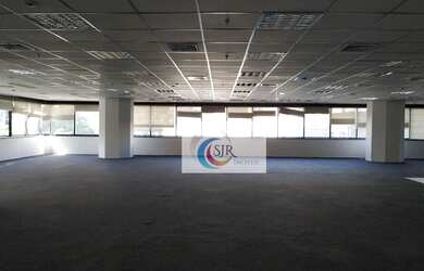 Imagem: O depósito possui 5 Vagas na garagem e 508m² de Área e está