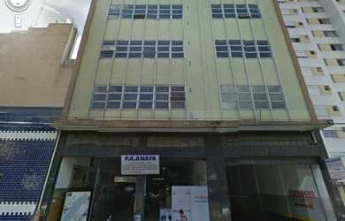 Imagem: O depósito possui 5 Vagas na garagem, 3.700m² de Área e