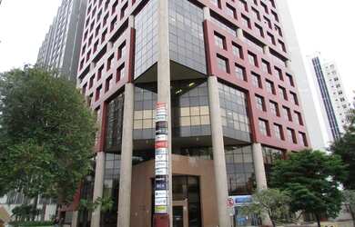 Imagem: O depósito possui 2 Vagas na garagem, 396m² de Área e está