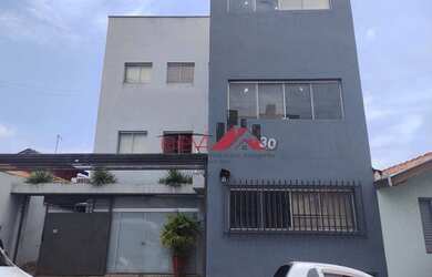 Imagem: O depósito possui 3 Vagas na garagem, 820m² de Área e está