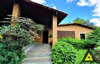 Imagem: A chácara possui 900m² de Área e está localizado em Prado