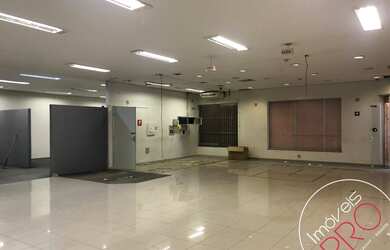 Imagem 3: Esquina Moema Pássaros, 300 metro em vão livre, agende sua visita