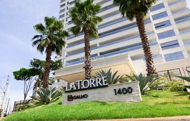 Imagem: O apartamento possui 4 Dormitórios, 5 Banheiros, 4 Vagas na