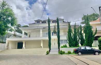 Imagem: A casa em condomínio possui 5 Dormitórios, 5 Banheiros, 5