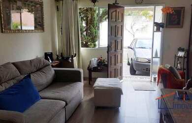 Imagem: A casa em condomínio possui 3 Dormitórios, 1 Banheiro, 2 Vagas